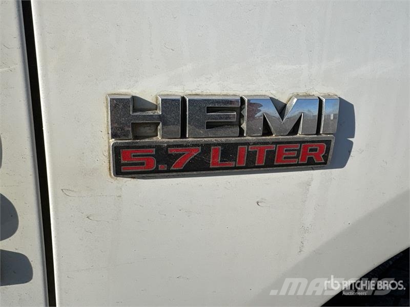 RAM 2500 4x4 Crew Cab Pickup Egyéb