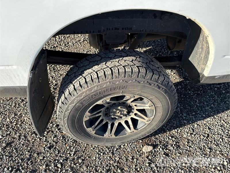 RAM 2500 4x4 Crew Cab Pickup Egyéb
