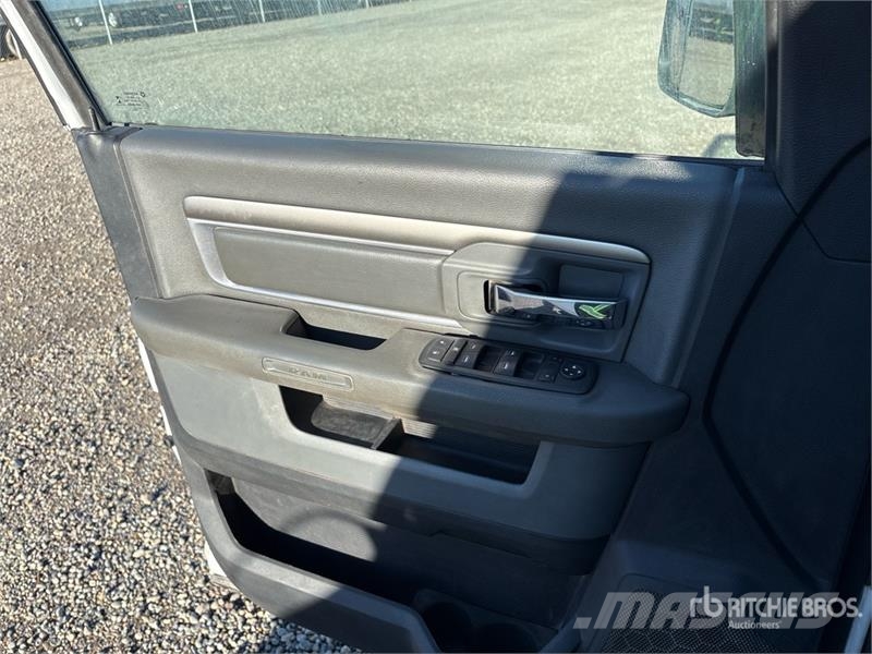 RAM 2500 4x4 Crew Cab Pickup Egyéb