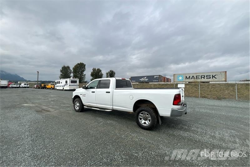 RAM 2500 4x4 Crew Cab Pickup Прочие фургоны