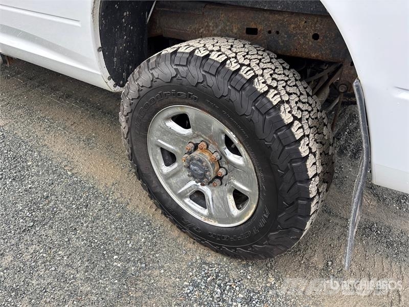 RAM 2500 4x4 Crew Cab Pickup Прочие фургоны