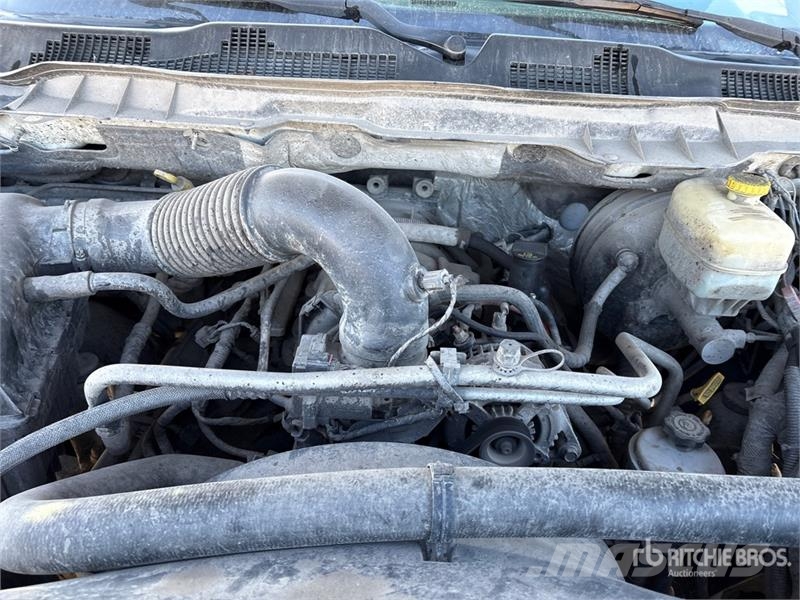 RAM 2500 4x4 Crew Cab Pickup Egyéb