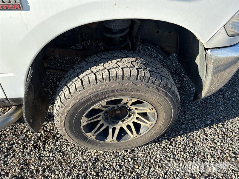RAM 2500 4x4 Crew Cab Pickup Egyéb