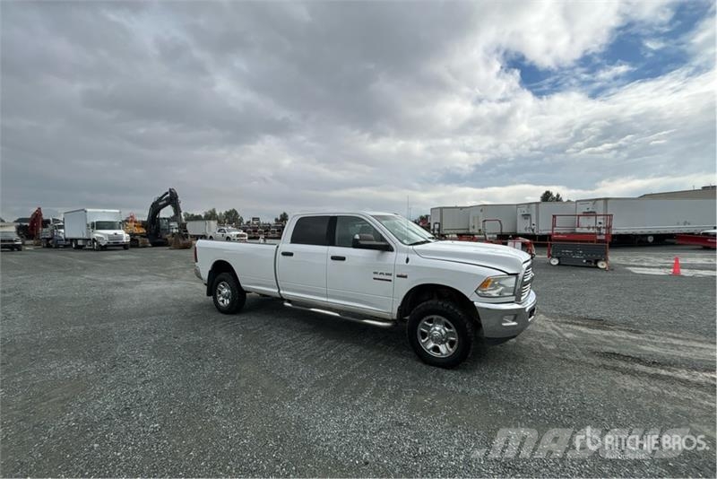 RAM 2500 4x4 Crew Cab Pickup Прочие фургоны