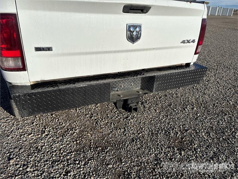 RAM 2500 4x4 Crew Cab Pickup Egyéb