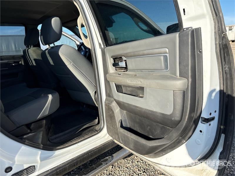 RAM 2500 4x4 Crew Cab Pickup Egyéb