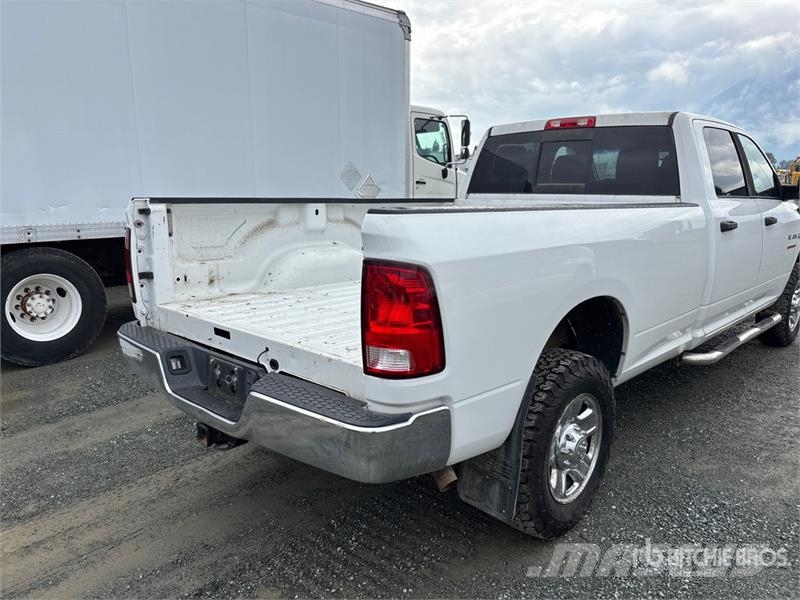 RAM 2500 4x4 Crew Cab Pickup Прочие фургоны