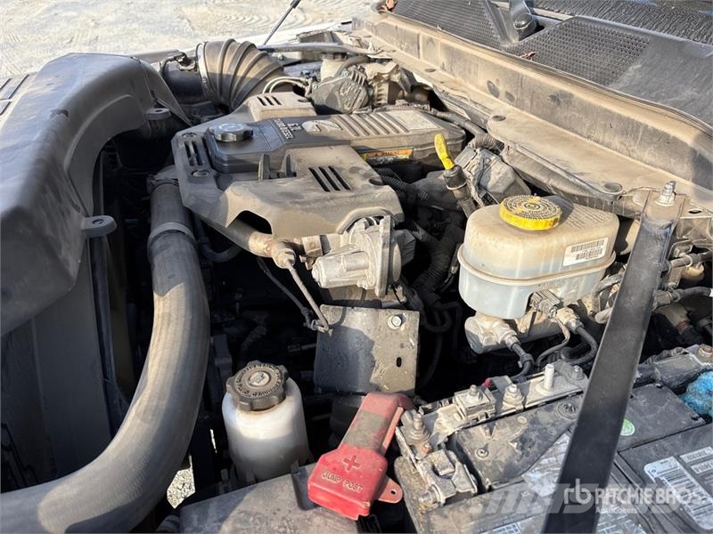 RAM 3500 4x4 Crew Cab Pickup Muu