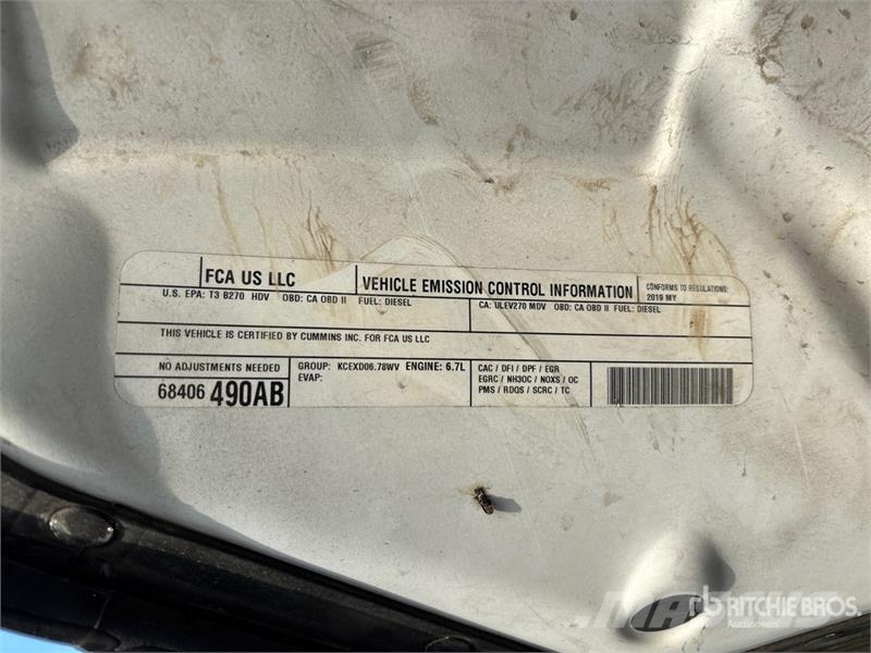 RAM 3500 4x4 Crew Cab Pickup Muu