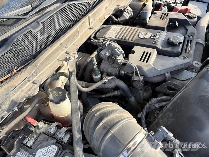 RAM 3500 4x4 Crew Cab Pickup Muu