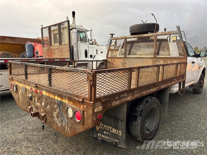 RAM 3500 SLT 4x4 Crew Cab Flatbed Truck Грузовики-платформы/боковая разгрузка