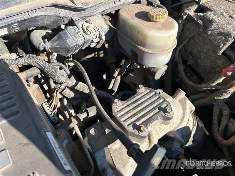RAM 3500 SLT 4x4 Crew Cab Pickup Otros
