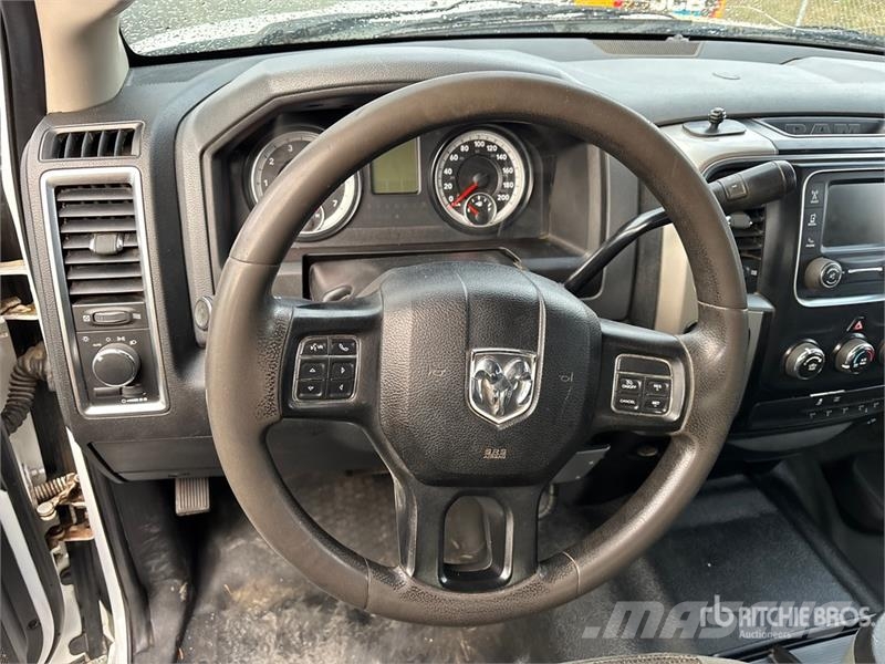 RAM 3500 SLT 4x4 Crew Cab Flatbed Truck Грузовики-платформы/боковая разгрузка