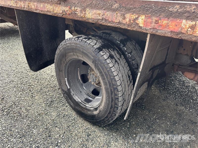 RAM 3500 SLT 4x4 Crew Cab Flatbed Truck Camiones plataforma