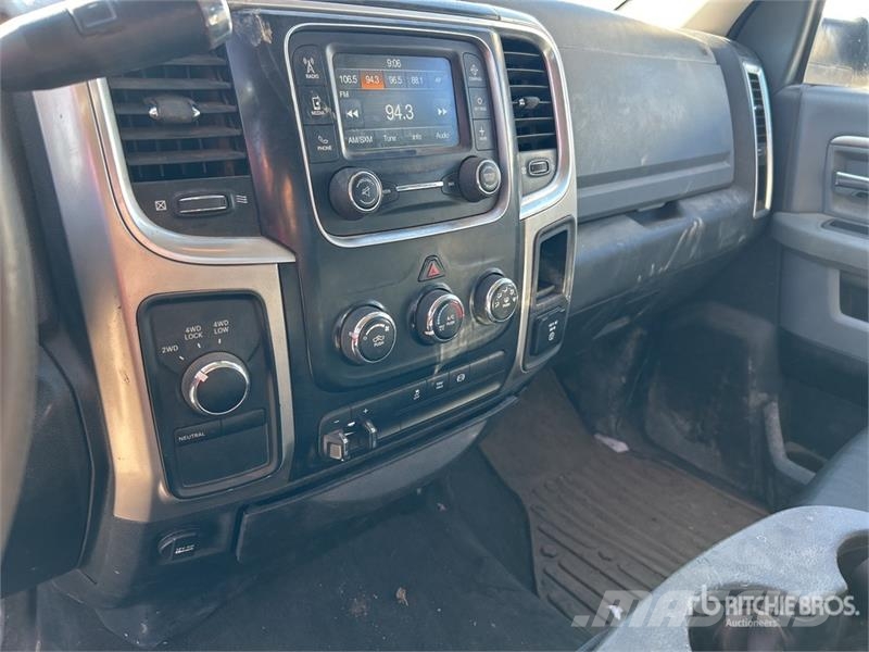RAM 3500 SLT 4x4 Crew Cab Pickup Otros