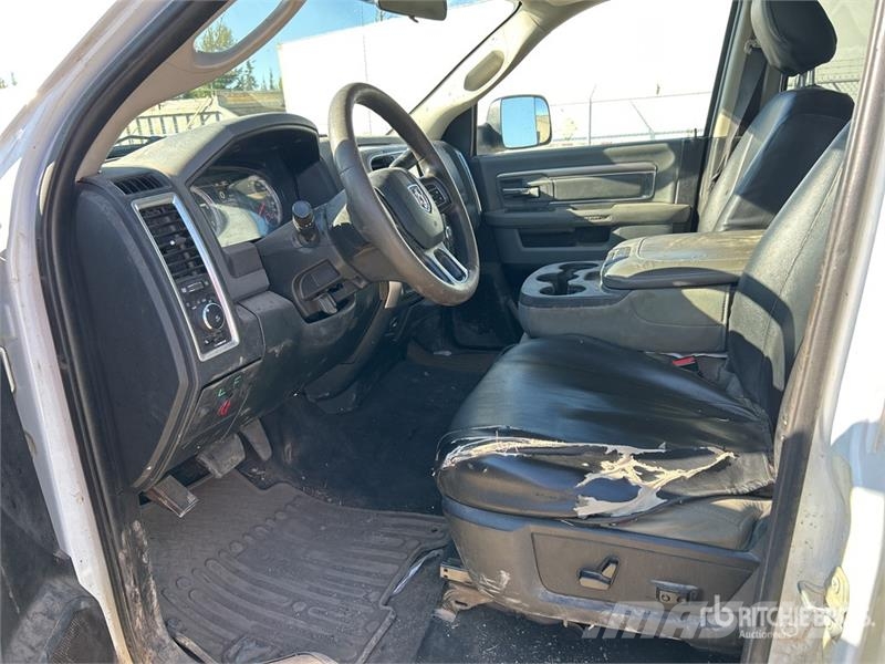 RAM 3500 SLT 4x4 Crew Cab Pickup Otros
