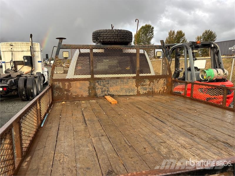 RAM 3500 SLT 4x4 Crew Cab Flatbed Truck Грузовики-платформы/боковая разгрузка