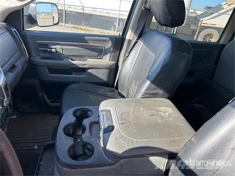 RAM 3500 SLT 4x4 Crew Cab Pickup Otros