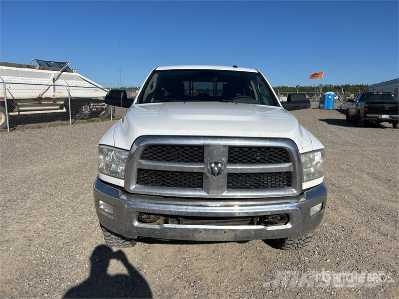 RAM 3500 SLT 4x4 Crew Cab Pickup Otros