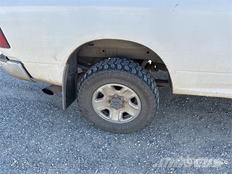 RAM 3500 SLT 4x4 Crew Cab Pickup Otros