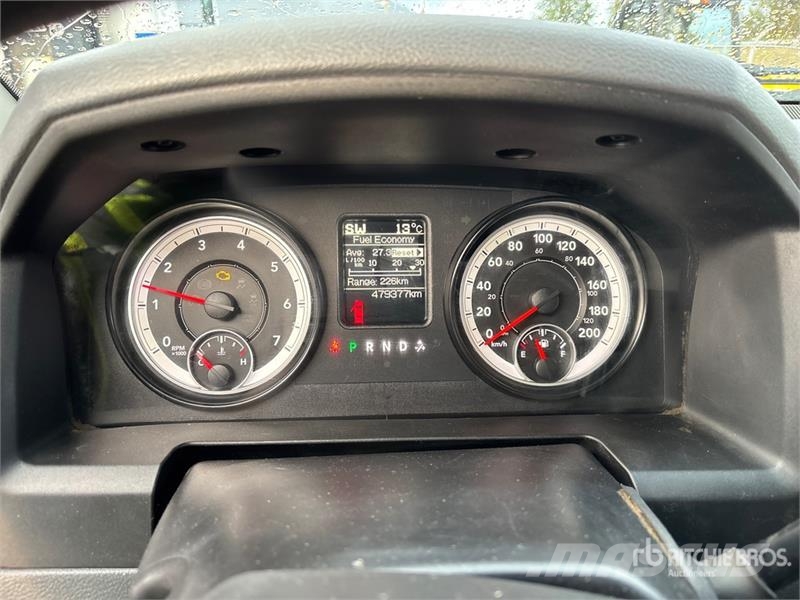 RAM 3500 SLT 4x4 Crew Cab Flatbed Truck Грузовики-платформы/боковая разгрузка