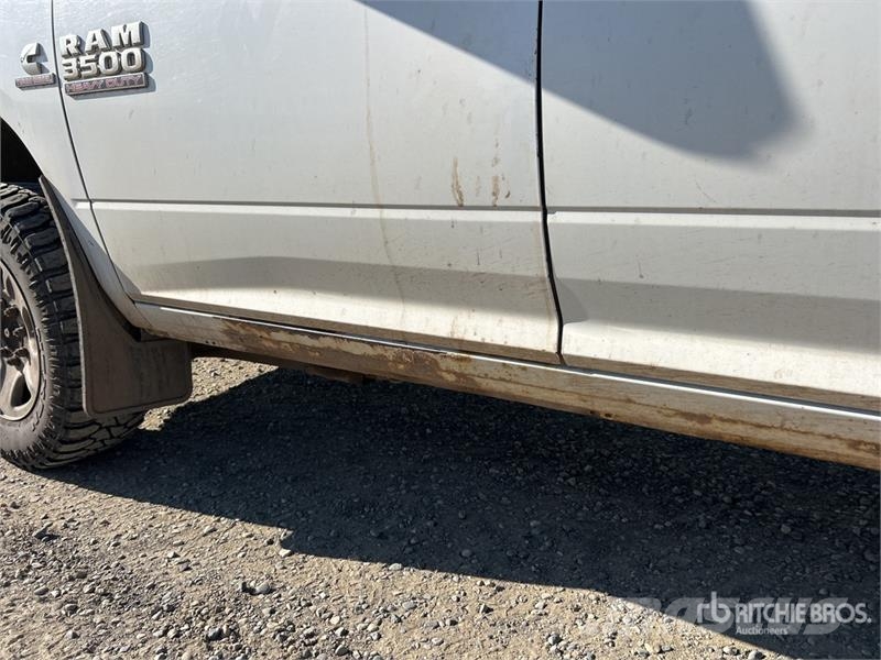 RAM 3500 SLT 4x4 Crew Cab Pickup Otros