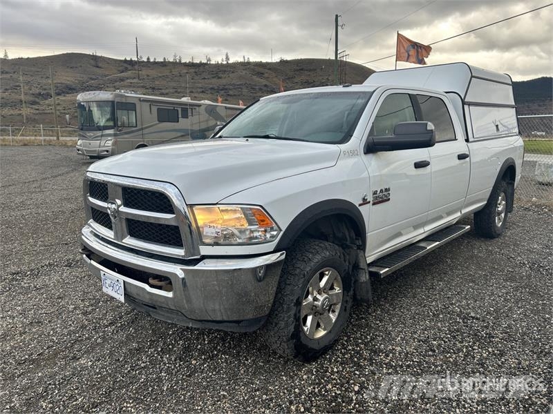 RAM 3500 SLT 4x4 Crew Cab Pickup Ostalo