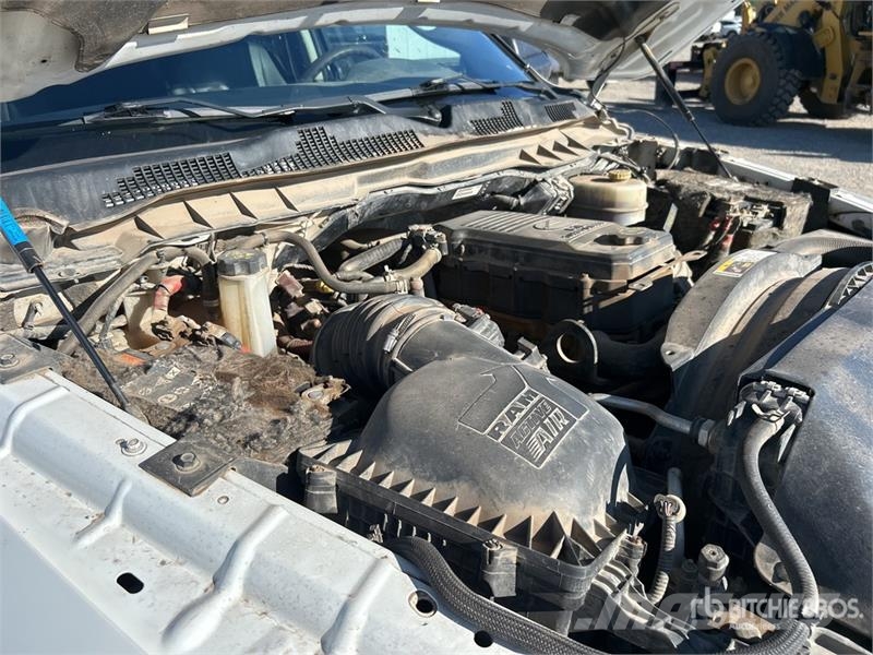 RAM 3500 SLT 4x4 Crew Cab Pickup Otros