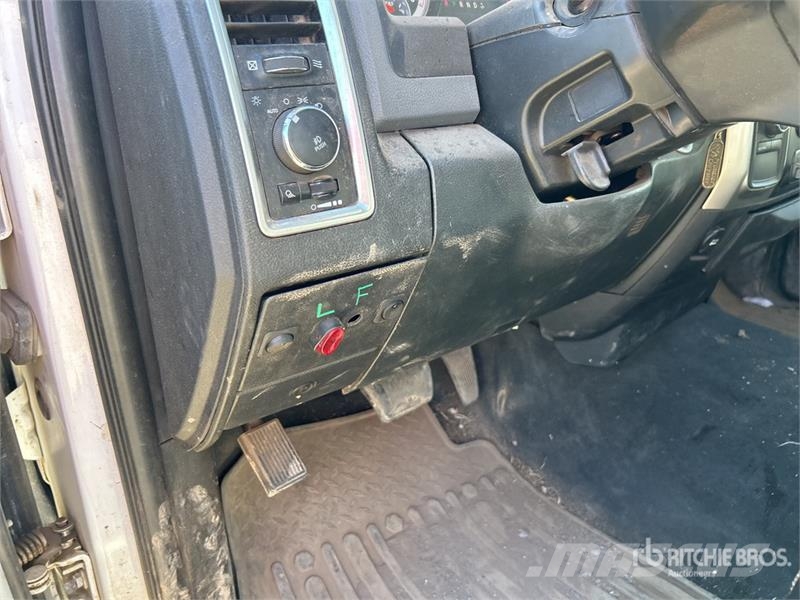 RAM 3500 SLT 4x4 Crew Cab Pickup Otros