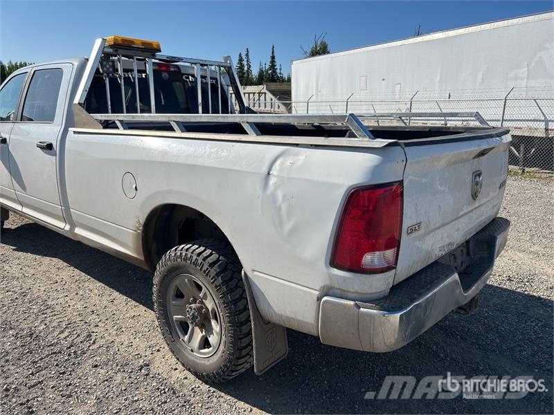 RAM 3500 SLT 4x4 Crew Cab Pickup Otros