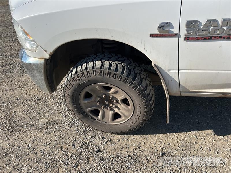 RAM 3500 SLT 4x4 Crew Cab Pickup Otros