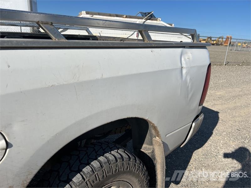 RAM 3500 SLT 4x4 Crew Cab Pickup Otros