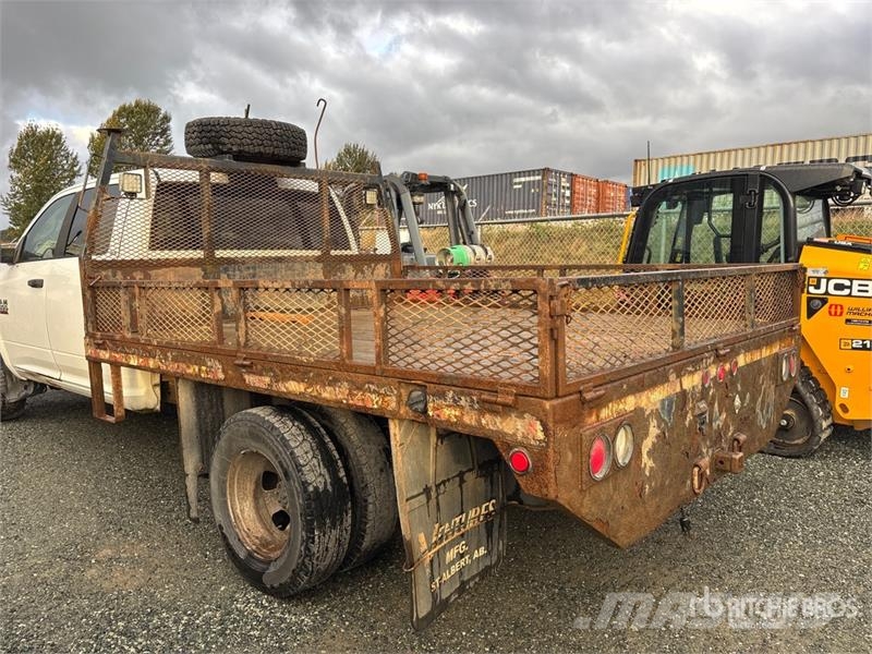 RAM 3500 SLT 4x4 Crew Cab Flatbed Truck Грузовики-платформы/боковая разгрузка
