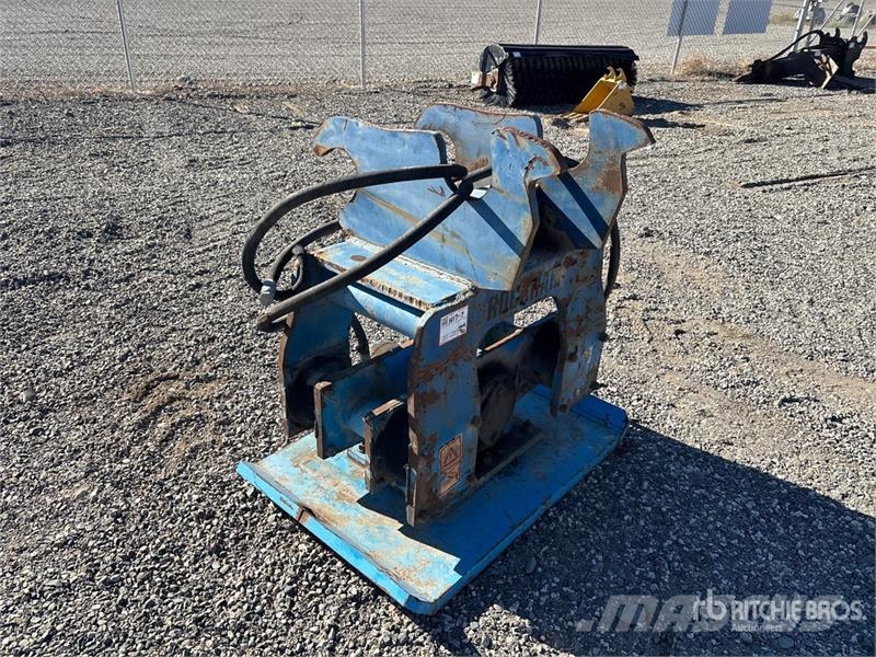 Rockram 44 in Plate Compactor Attachment Kompaktory