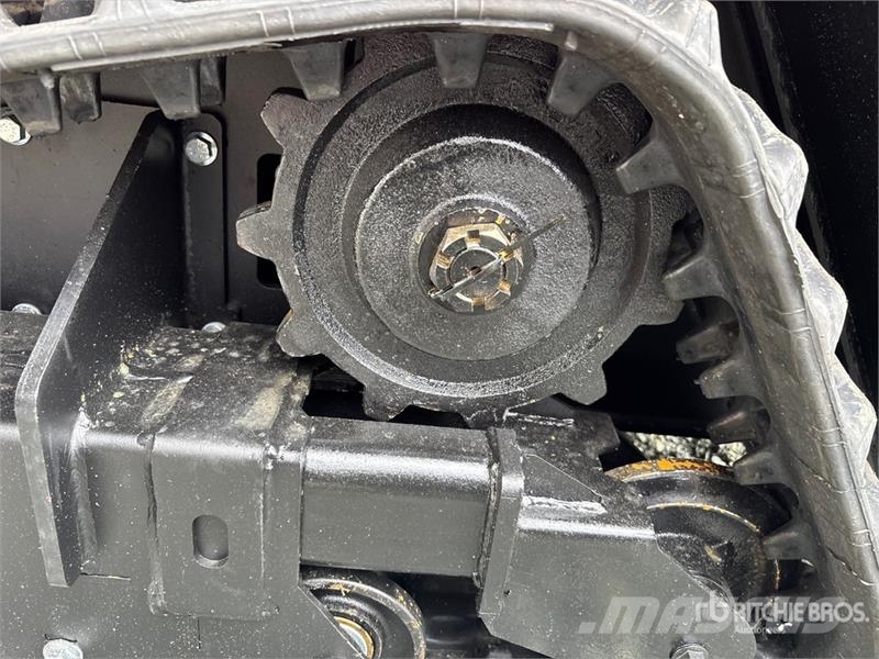  SDLOOL SL-V1000 Mini Compact Track Loader (Unused) لوادر انزلاقية التوجيه