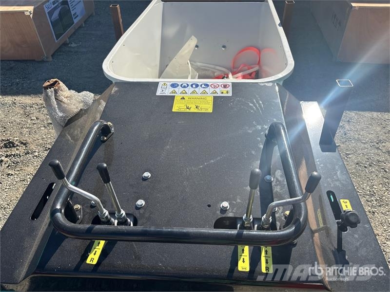SDLOOL SL-XL1200 Stand-On Swivel Mini Crawler Dump Stavebné sklápače