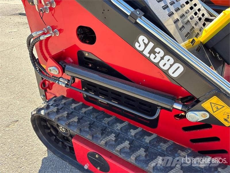 SDLOOL SL380 Kompaktlaadurid