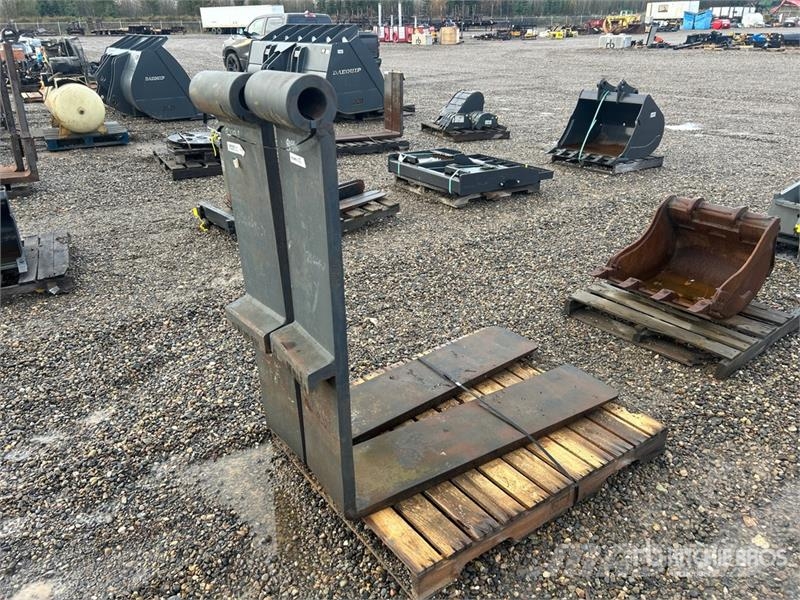Sellick of (2) Sellick 48 in Lift Truck Forks フォーク