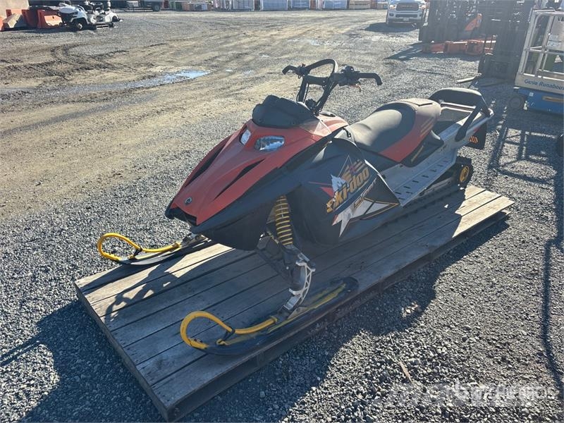 Ski-doo Summit Highmark 800 H.O Snowmobile Motoros szánok