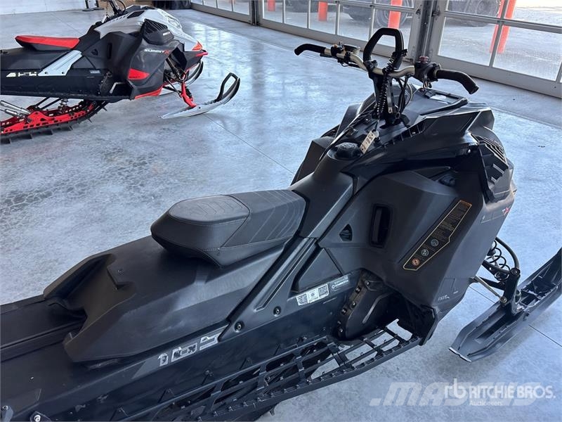 Ski-doo Summit X 850 Turbo 165 Snowmobile Moottorikelkat