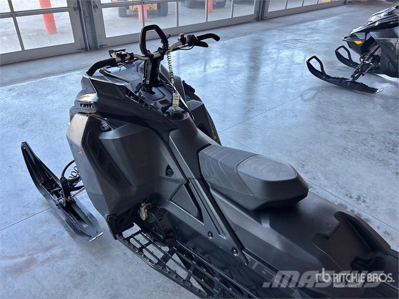 Ski-doo Summit X 850 Turbo 165 Snowmobile Moottorikelkat