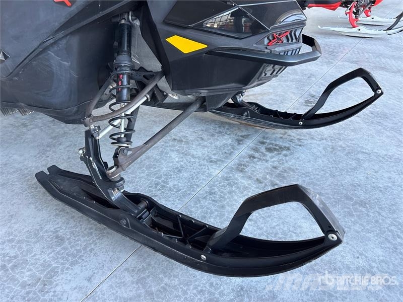 Ski-doo Summit X 850 Turbo 165 Snowmobile Moottorikelkat