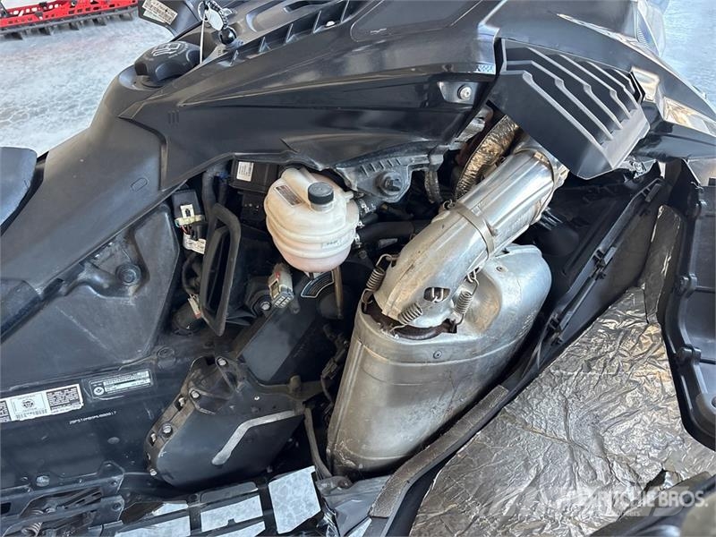 Ski-doo Summit X 850 Turbo 165 Snowmobile Moottorikelkat