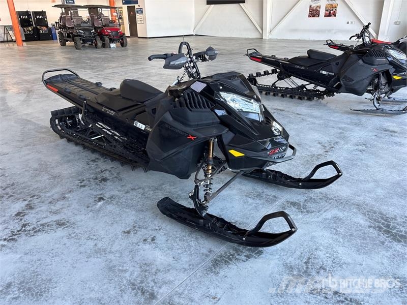 Ski-doo Summit X Expert 850 Turbo 175 Snowmobile Schneemobile