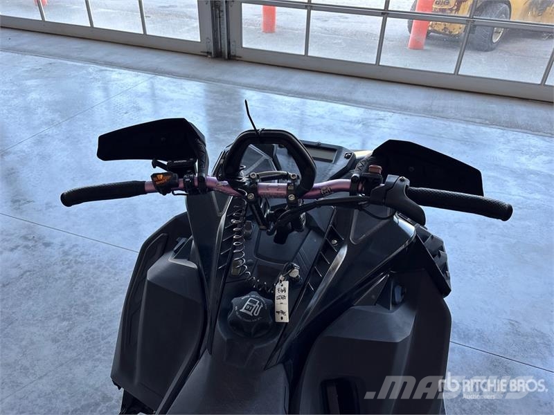 Ski-doo Summit X Expert 850 Turbo 175 Snowmobile Schneemobile