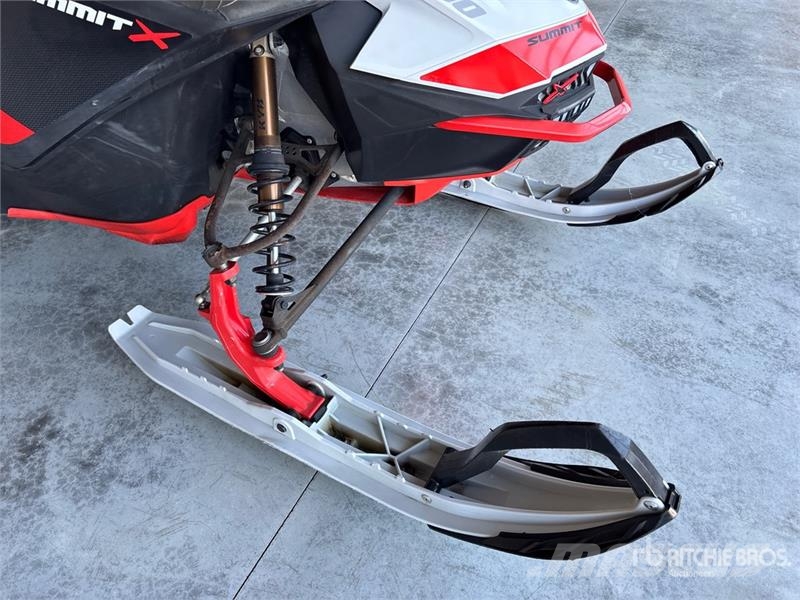 Ski-doo Summit X Expert 850 Turbo 154 Snowmobile Moottorikelkat