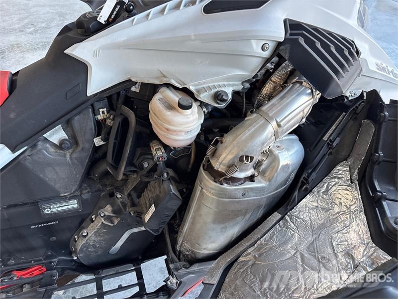 Ski-doo Summit X Expert 850 Turbo 154 Snowmobile Moottorikelkat