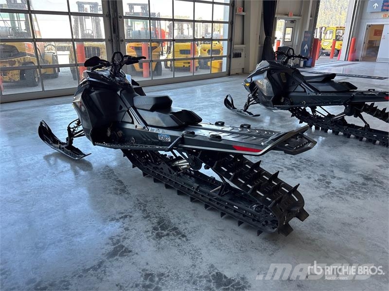 Ski-doo Summit X Expert 850 Turbo 175 Snowmobile Schneemobile