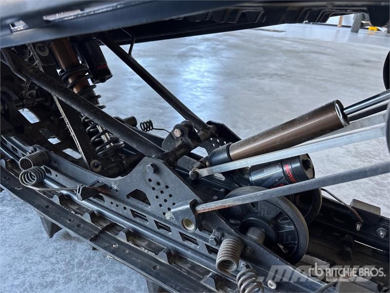 Ski-doo Summit X Expert 850 Turbo 165 Snowmobile Schneemobile