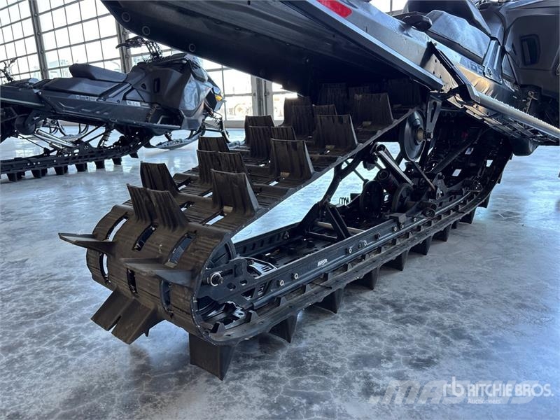 Ski-doo Summit X Expert 850 Turbo 165 Snowmobile Schneemobile